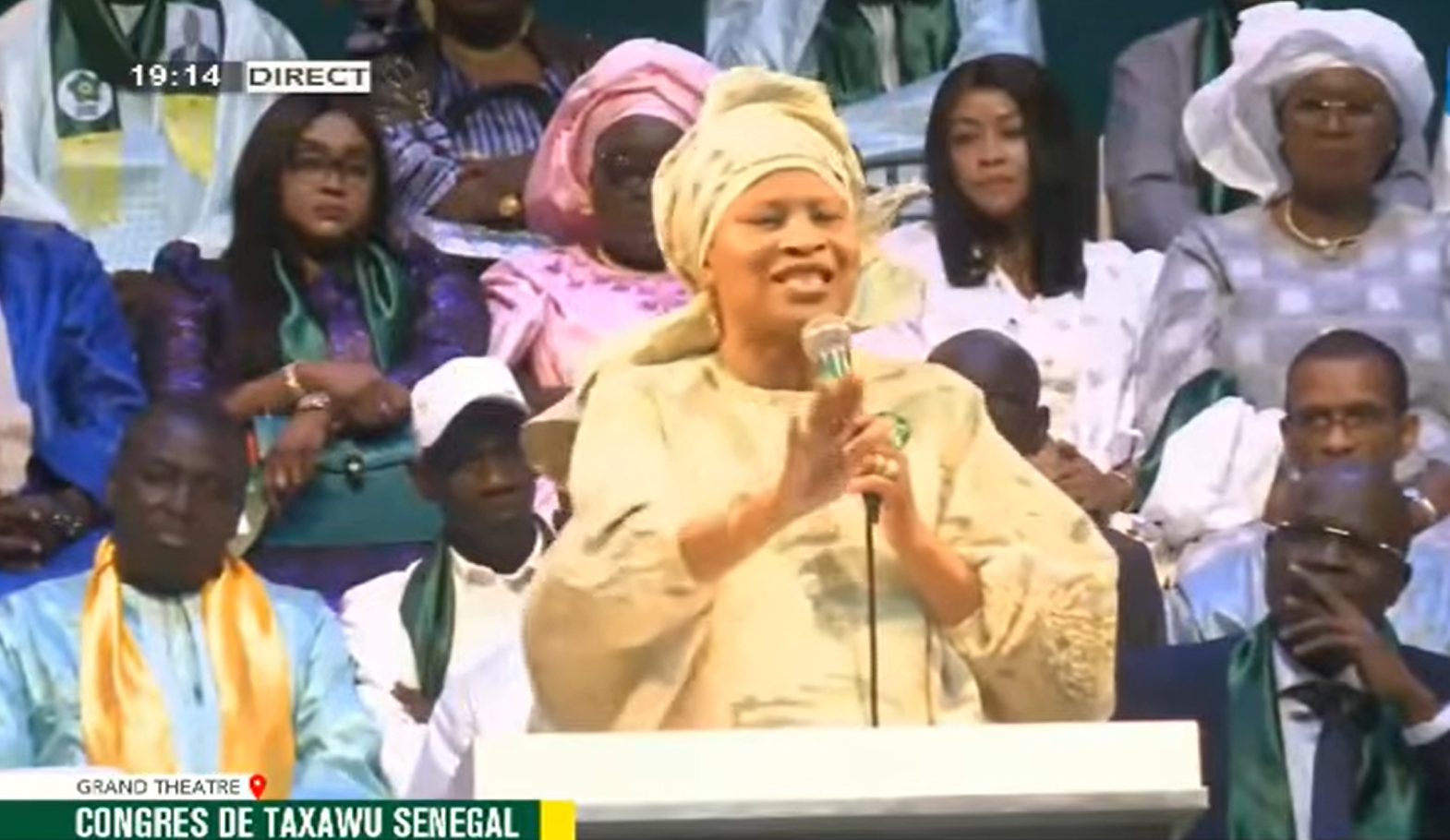 Aïssata Tall Sall s'exprimant lors du congrès de Taxawu Sénégal
