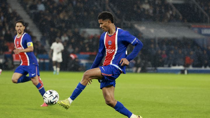 Senny Mayulu lors du match du PSG contre Brest