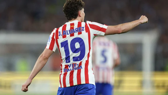Julian Alvarez en action