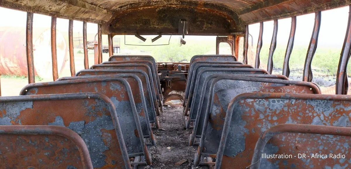 Bus incendiés près de Bamako, illustration du blocus jihadiste