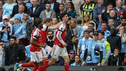 Arsenal célèbre son titre de champion d'Angleterre après un match nul de Manchester City