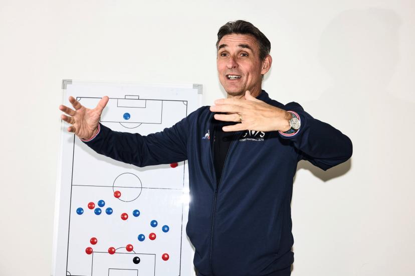 Guillaume Warmuz, gardien emblématique de Lens, analyse la tactique mise en place pour affronter Arsenal à Wembley