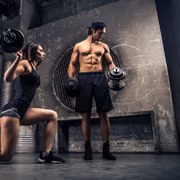 Le Crossfit combine musculation, haltérophilie et mouvements gymniques. © oneinchpunch, fotolia