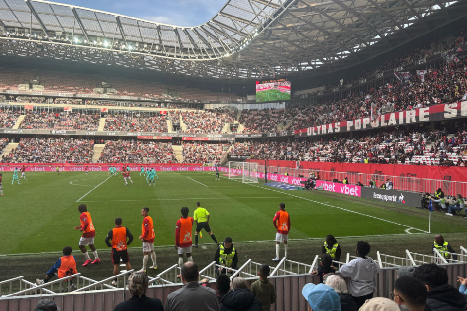 L'Allianz Riviera, antre de l'OGC Nice, prête pour un match décisif