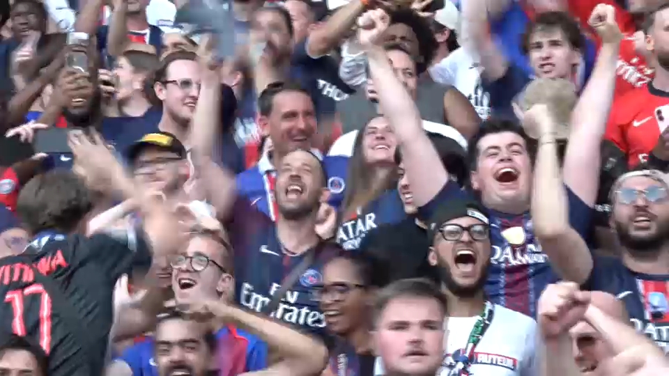 Célébration du but égalisateur au Parc des Princes