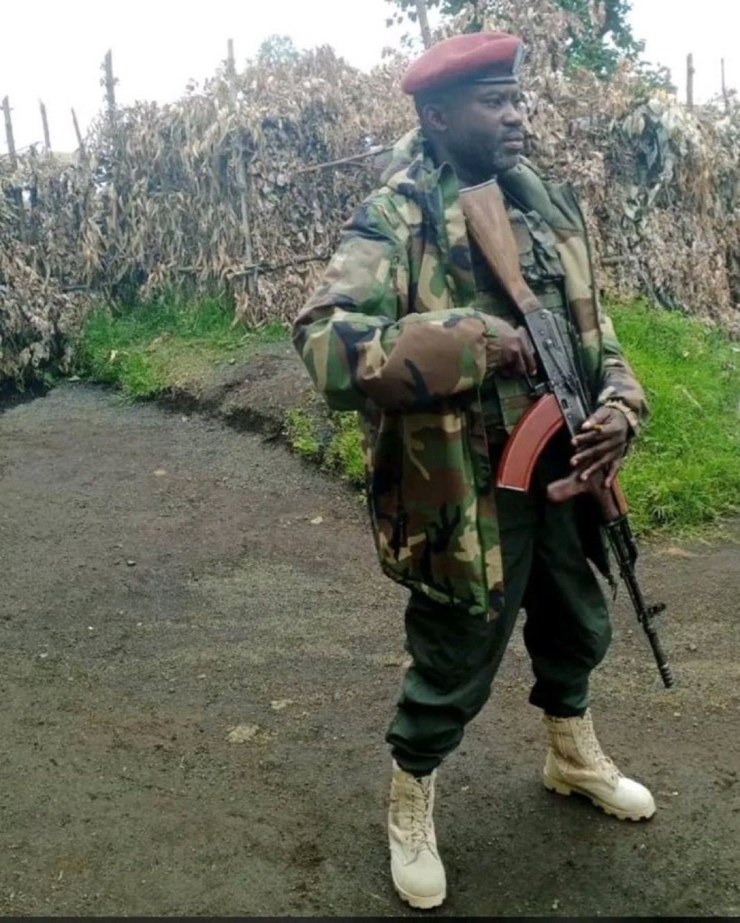 Portrait de John Imani Nzenze, chef des renseignements du M23