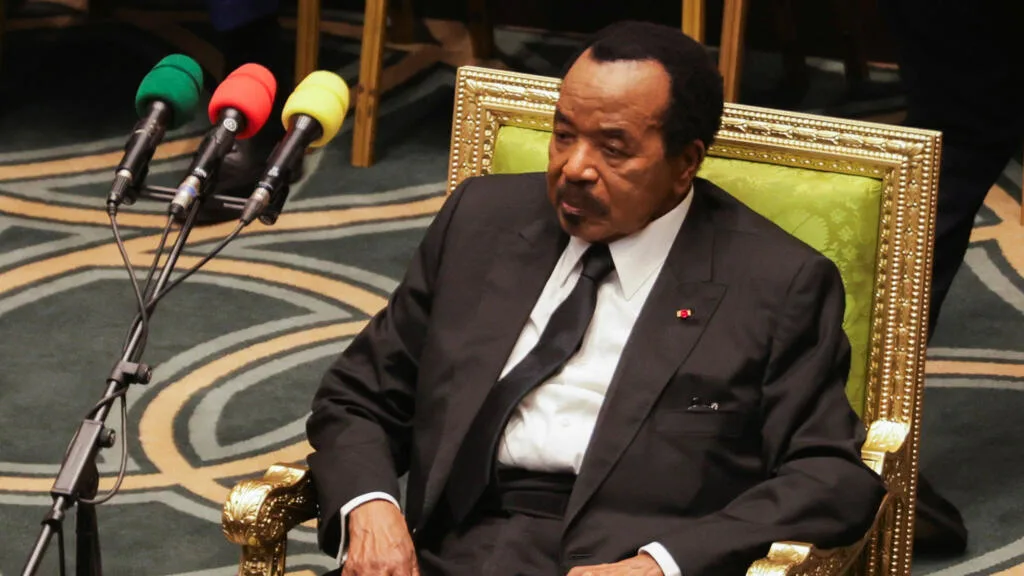 Portrait officiel de Paul Biya lors d'une cérémonie officielle
