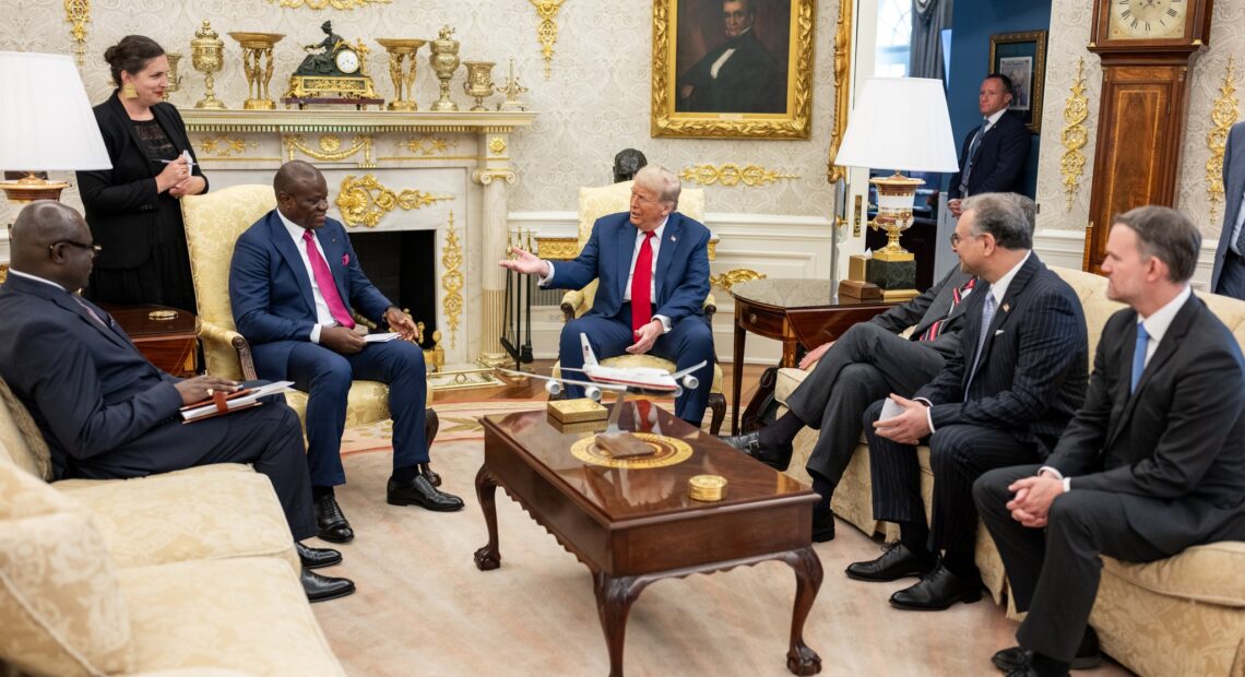 Rencontre entre le président gabonais Brice Clotaire Oligui Nguema et Donald Trump à la Maison-Blanche