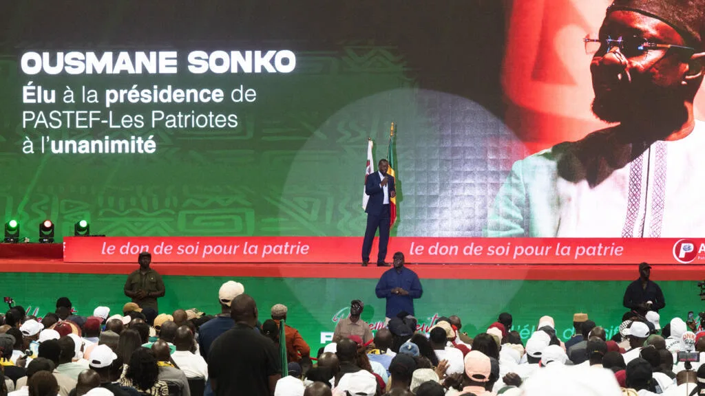 Portrait d'Ousmane Sonko lors d'un discours politique
