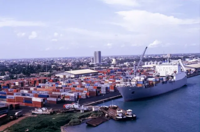 Le port de Cotonou, principal point d’entrée du commerce nigérien, a subi de plein fouet les conséquences de la crise.