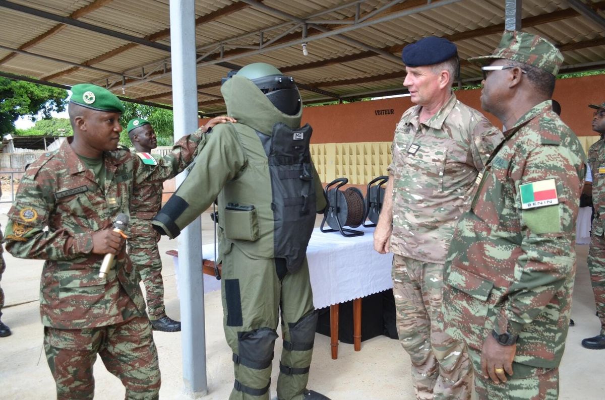 Équipements militaires français remis au Bénin pour lutter contre les EEI