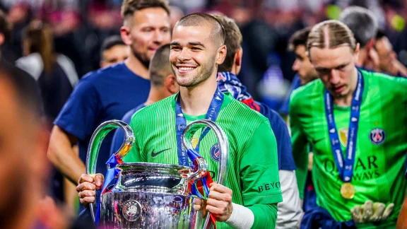 Lucas Chevalier gardien PSG