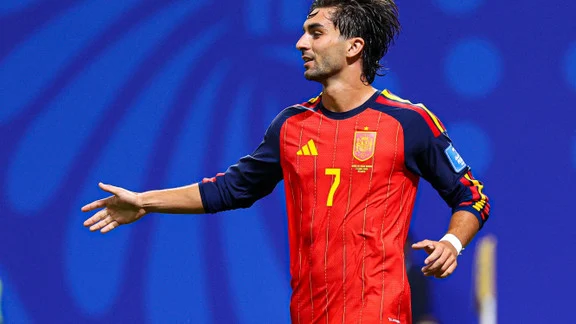 Portrait de Ferran Torres en tenue de match