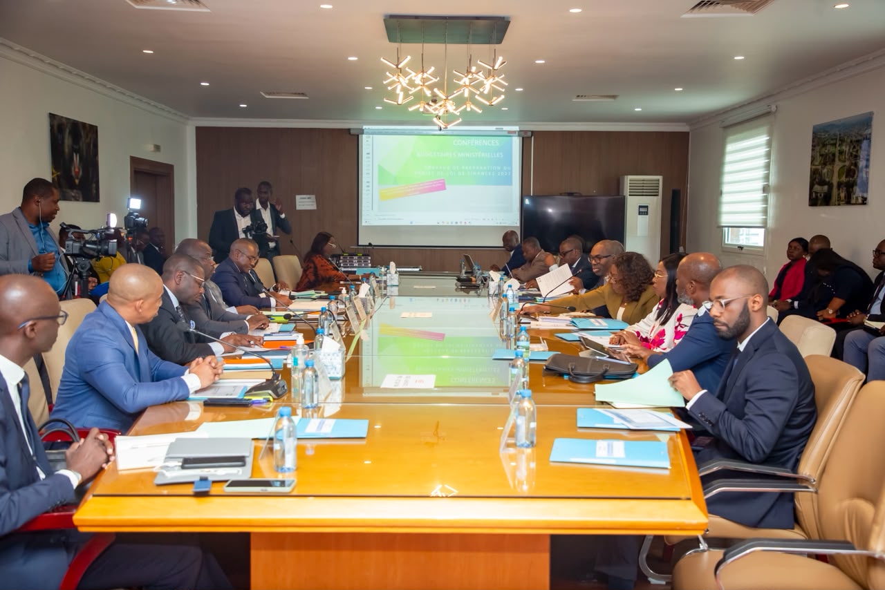 Conférence budgétaire au Gabon