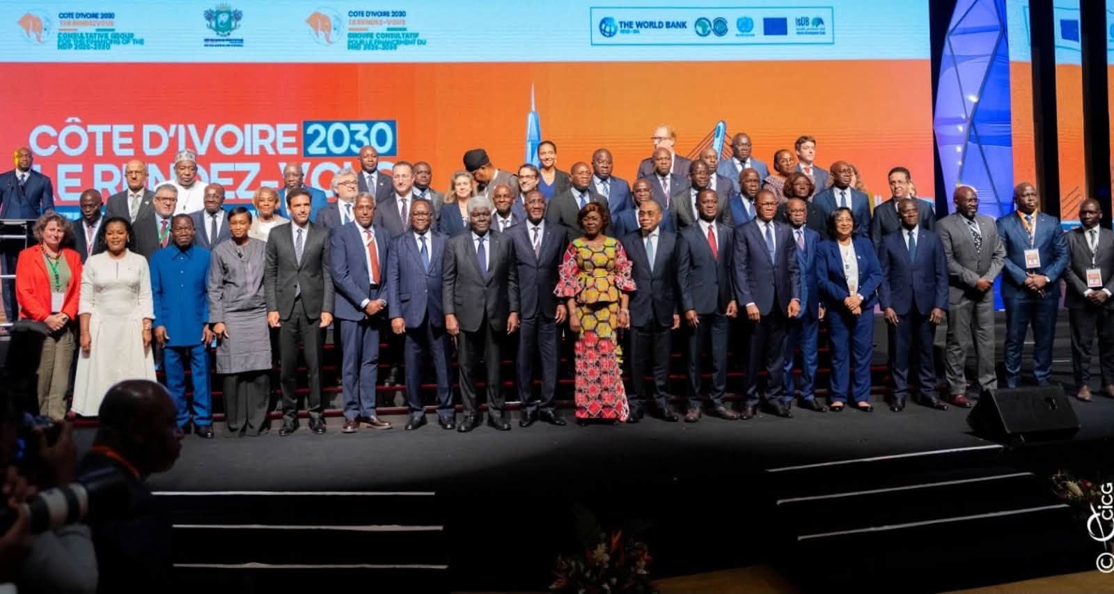 Photo de groupe des participants au Groupe Consultatif du PND