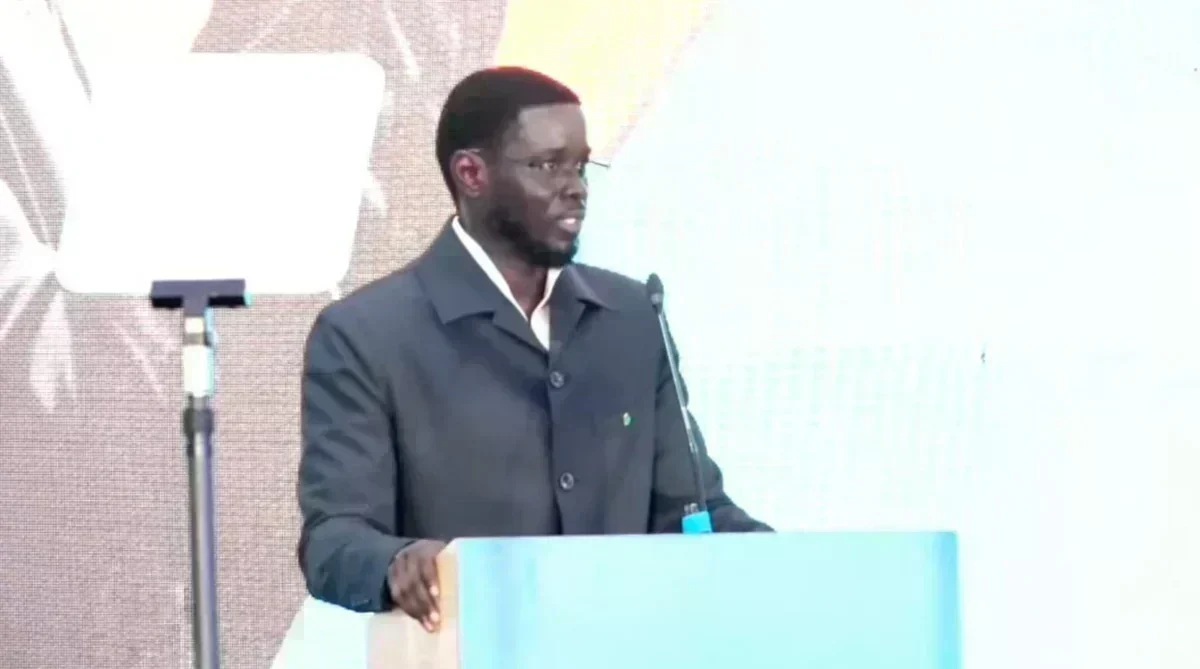 Portrait du président Bassirou Diomaye Faye lors d'un discours important Le président Bassirou Diomaye Faye lors de son discours