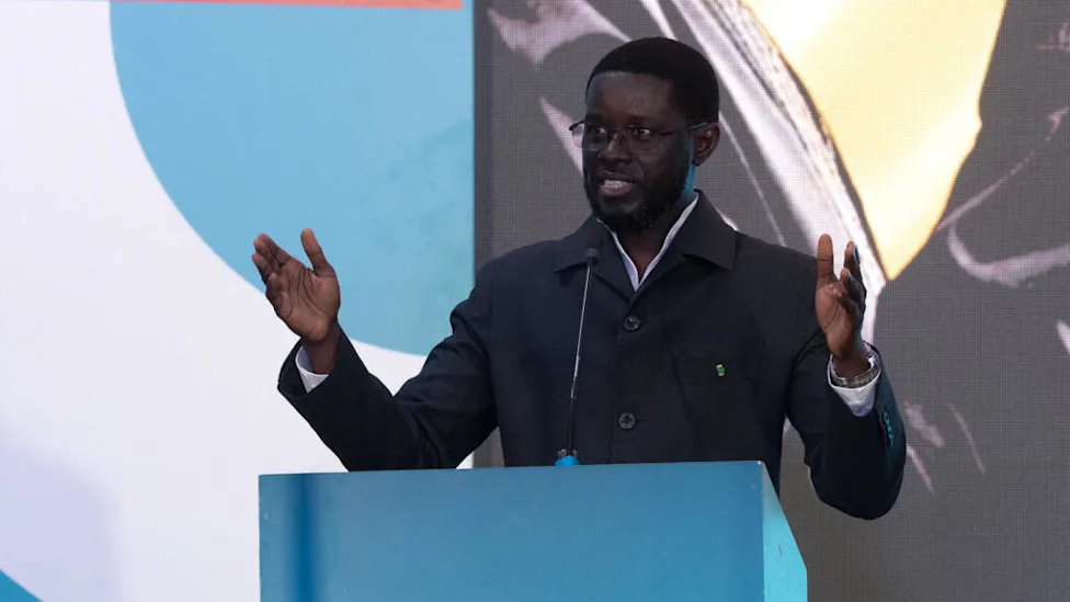 Le président Diomaye Faye présente le parti Kiiraay à Dakar