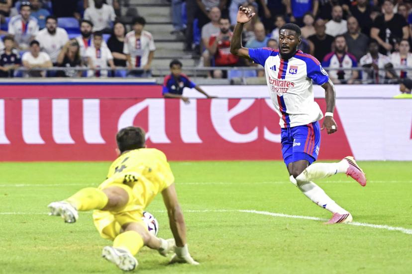 Ainsley Maitland-Niles marque son but décisif pour l'OL face au Sparta Prague