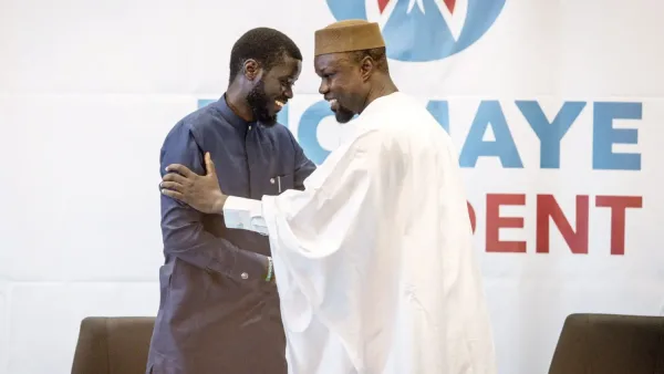 Ousmane Sonko et Bassirou Diomaye Faye lors d'une réunion politique